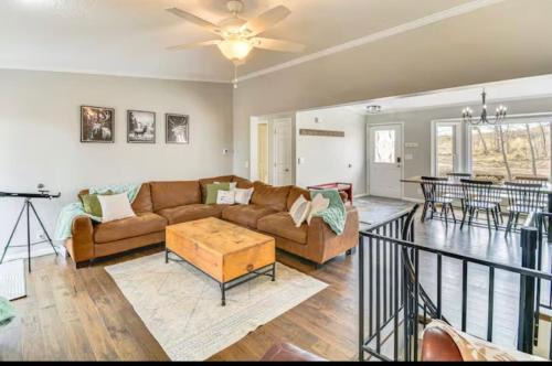 Warm Springs House | Cozy Moose Grove- ski, fish and relax