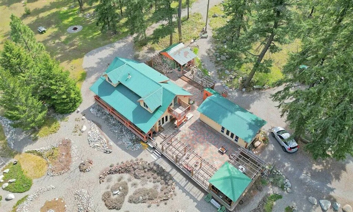 Okanagan-Similkameen House | Cozy Riverside Retreat w/Garden, Beach Access, Sauna. Pet + Family Friendly!