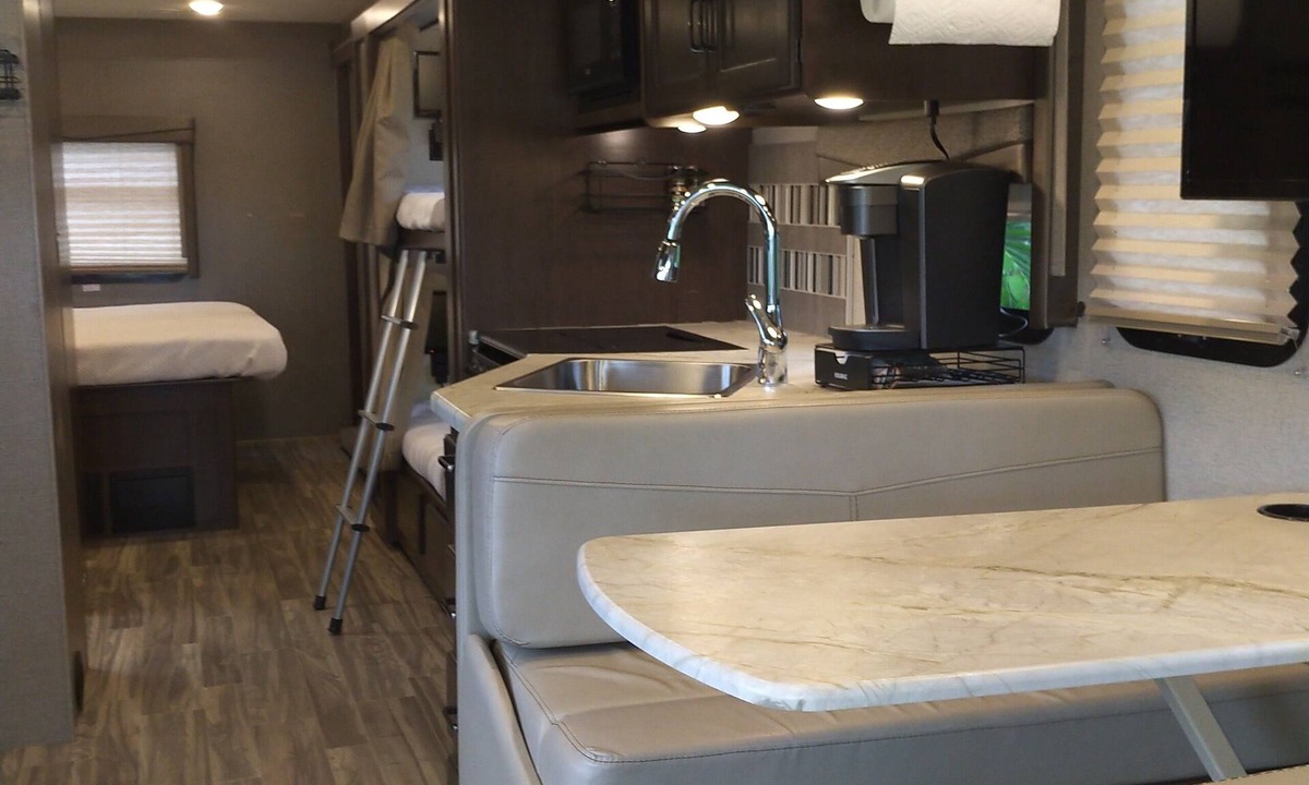 Juno Beach House | Cozy RV with AC and WiFi North Palm Beach - 1 mile to beach