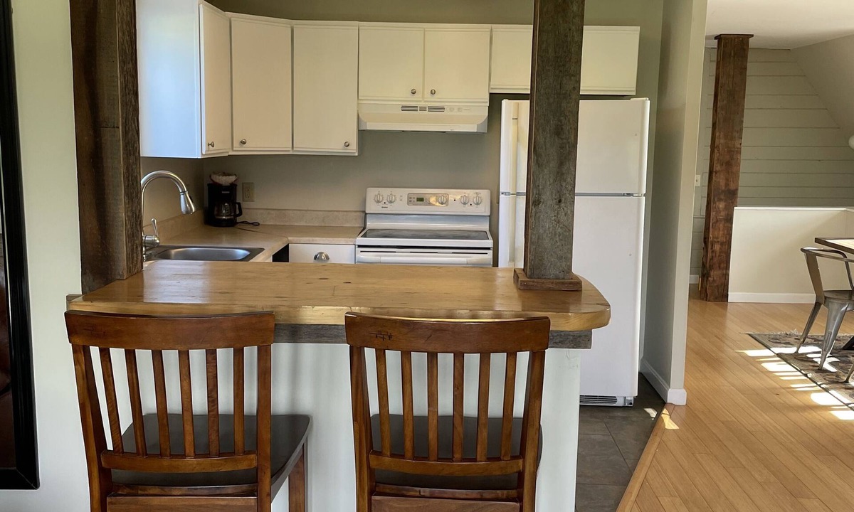 Morrisville Apartment | Cozy ski retreat on 200 acres of private groomed cross country ski trails.