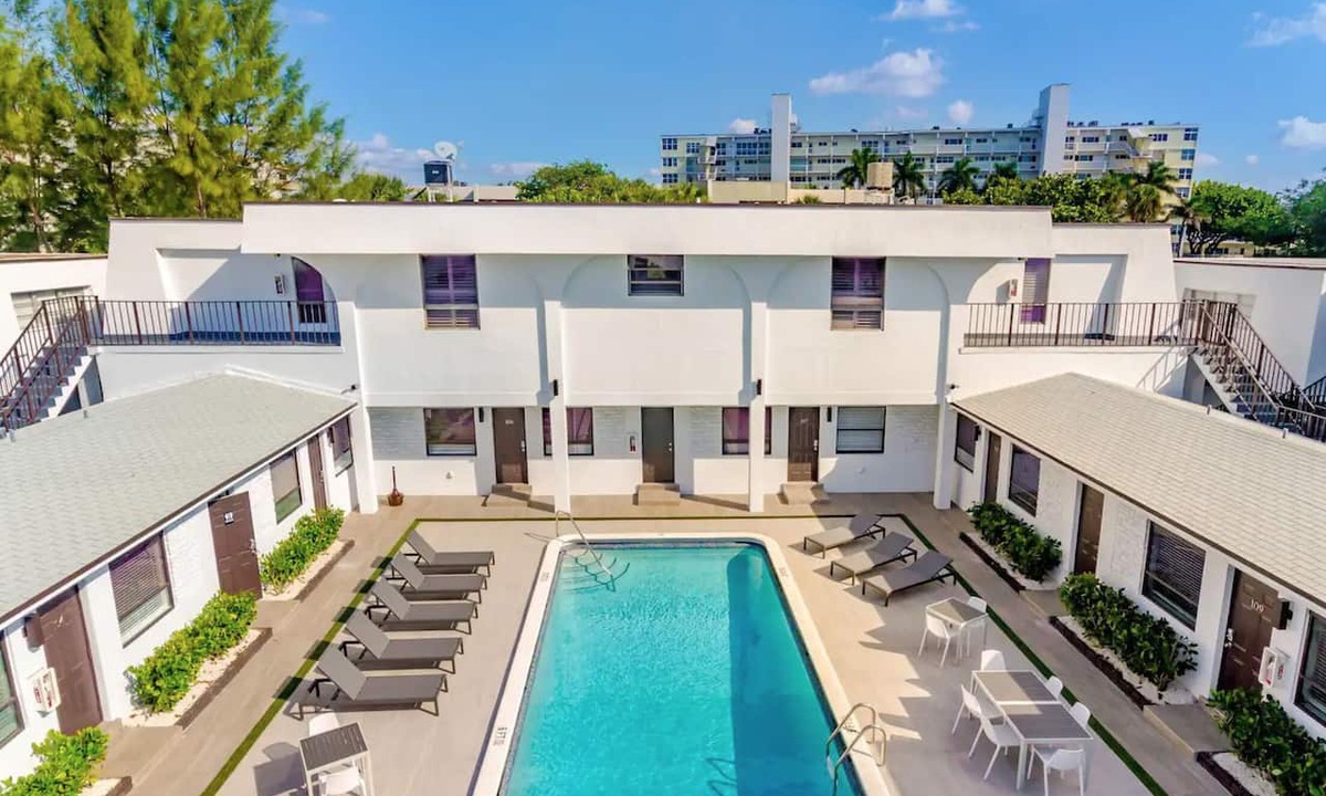 Deerfield Beach Apartment | Cozy Studio #105 | Intimate Beach Escape