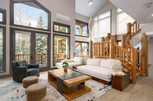 Steamboat Springs House | Cross Timbers Chalet - Free Shuttle - Summer AC