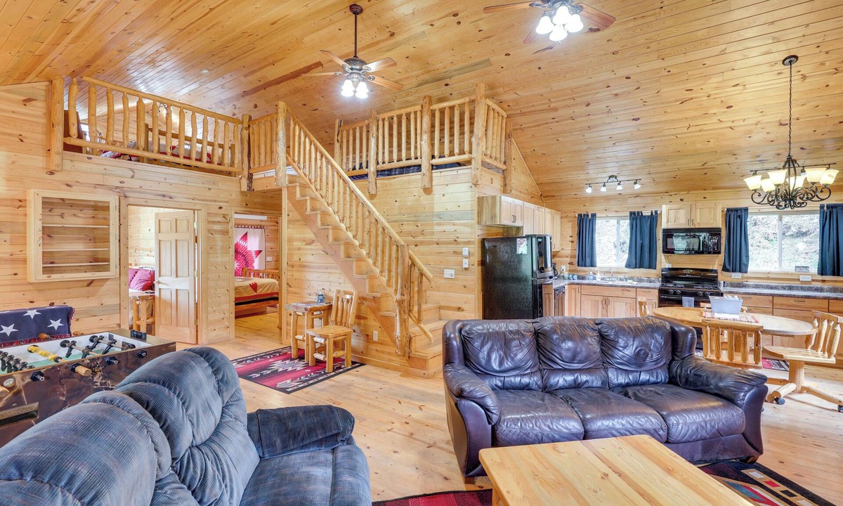 Deadwood Cabin | Deadwood Cabin w/Foosball Table, Near Sanford Lab