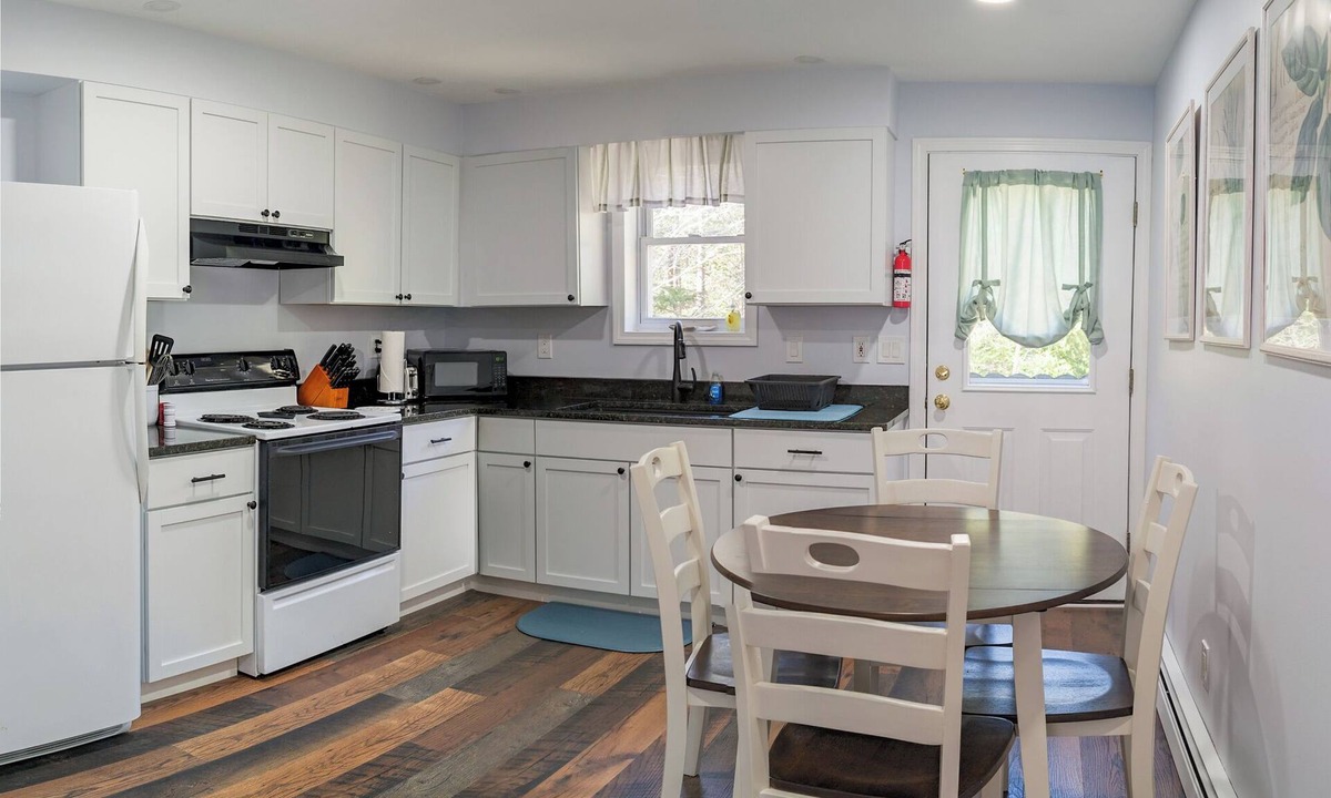 Bernard Apartment | Delightful Woodland Apartment B
