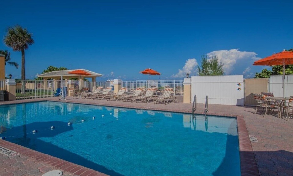 Delray Beach Resort | Delray Beach | Couples Ocean Retreat | Pool + Beach