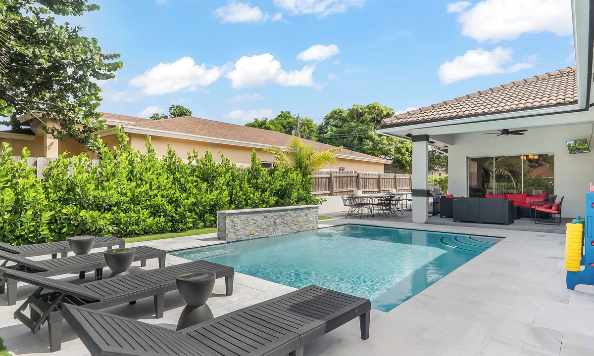 Delray Beach House | Delray Castle-Minutes to the beach and Atlantic Ave