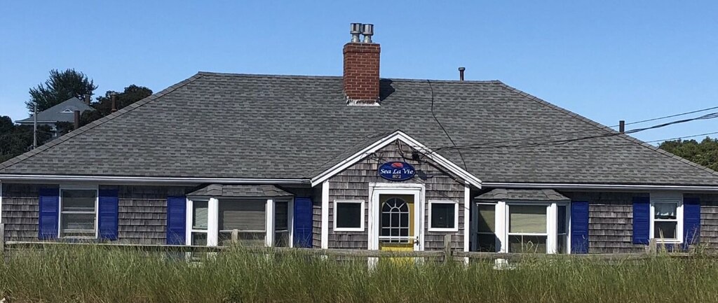West Hyannisport Cottage | Desirable 4br/2ba Craigville Beach Cottage Steps to Ocean