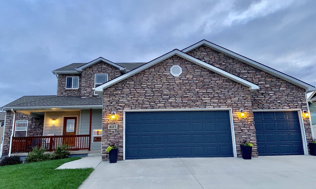 Colonial Pine Hills House | Discover history close by! Spacious 5-bedroom home, easy access to Mt Rushmore