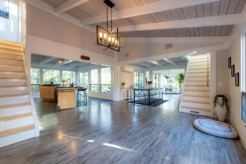 Grantham House | Dog-Friendly Eastman Community Resort