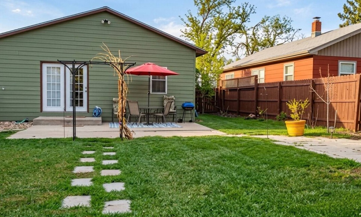 Rapid City House | Dog-Friendly Home + Fire Pit + Fenced Yard + Full Kitchen + Near Downtown