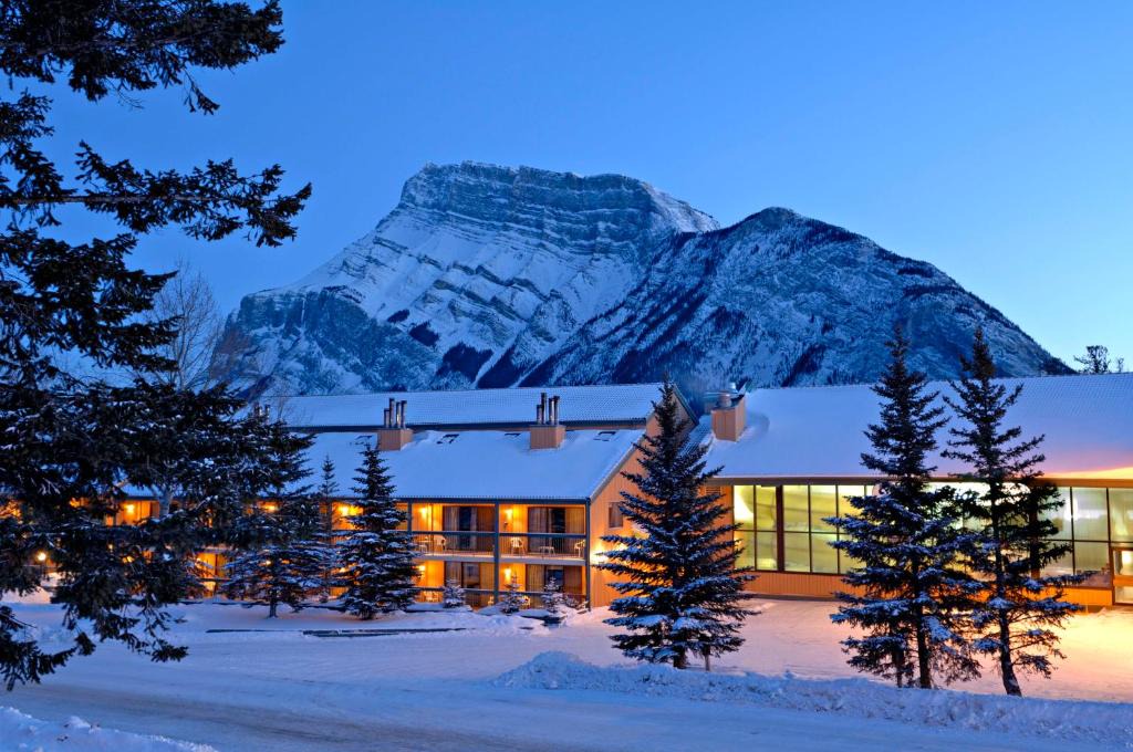 Banff Hotel | Douglas Fir Resort & Chalets