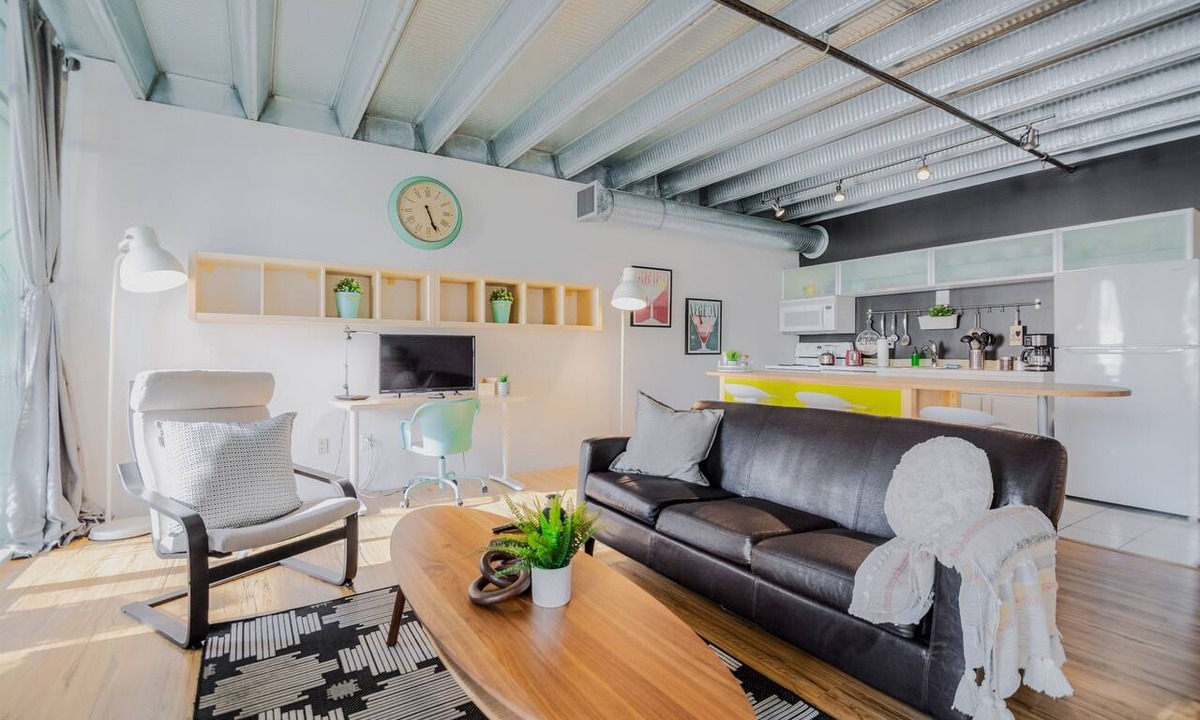 Downtown Edmonton Condo | Down Town Loft: UG Park|AC|Walk to Rogers|Balcony