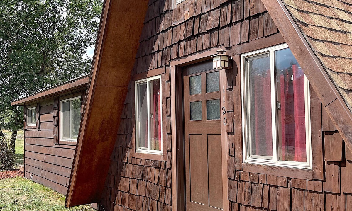Cody House | Downtown A-Frame- Classic A-Frame house, Pet Friendly, Quiet Location close to downtown