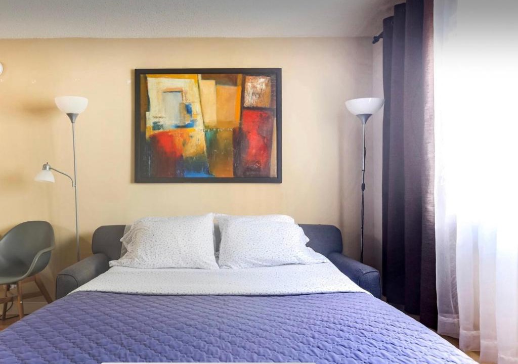 Downtown Edmonton House | Downtown Central Edmonton Entire Unit Condo 12 inches thick Mattress Non Smoking