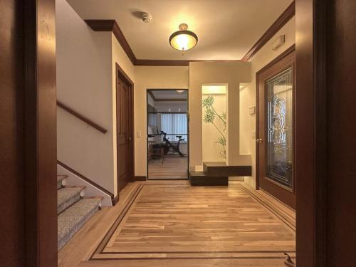 Almont House | DV Yorkers Manor 4BR 3BA 10PPL