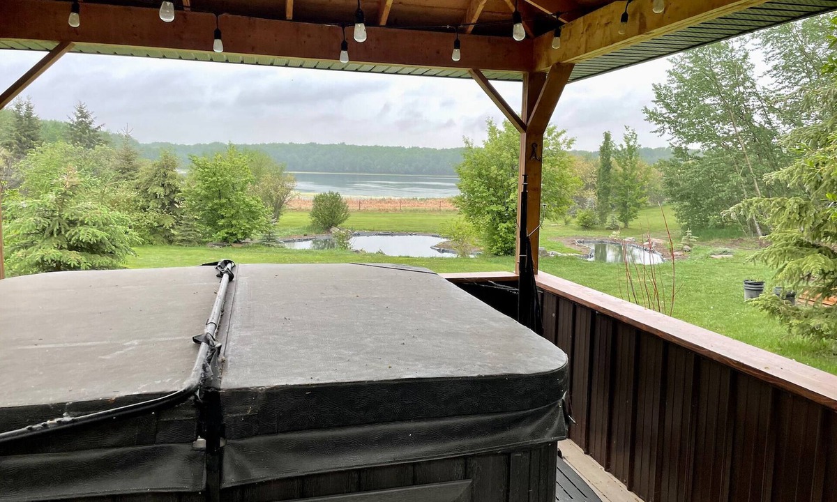 Central Alberta House | Eastern Bell— Lakeview Events