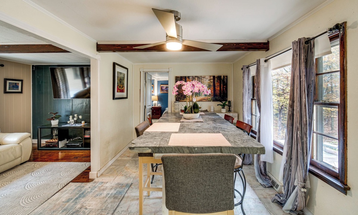 Oakwood Village Cottage | Easy Cleveland Access! Quiet Suburb Stay w/Yard
