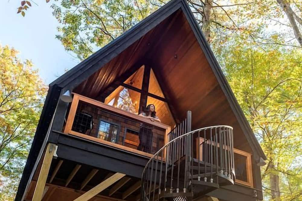 Springvale Cabin | Eco-Friendly Solar Powered A-Frame Treehouse with Hot Tub and Private Dock on Littlefield Pond, near Wells, Maine
