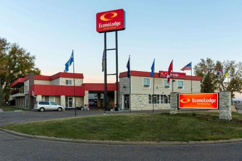 Medicine Hat Hotel | Econo Lodge Inn & Suites