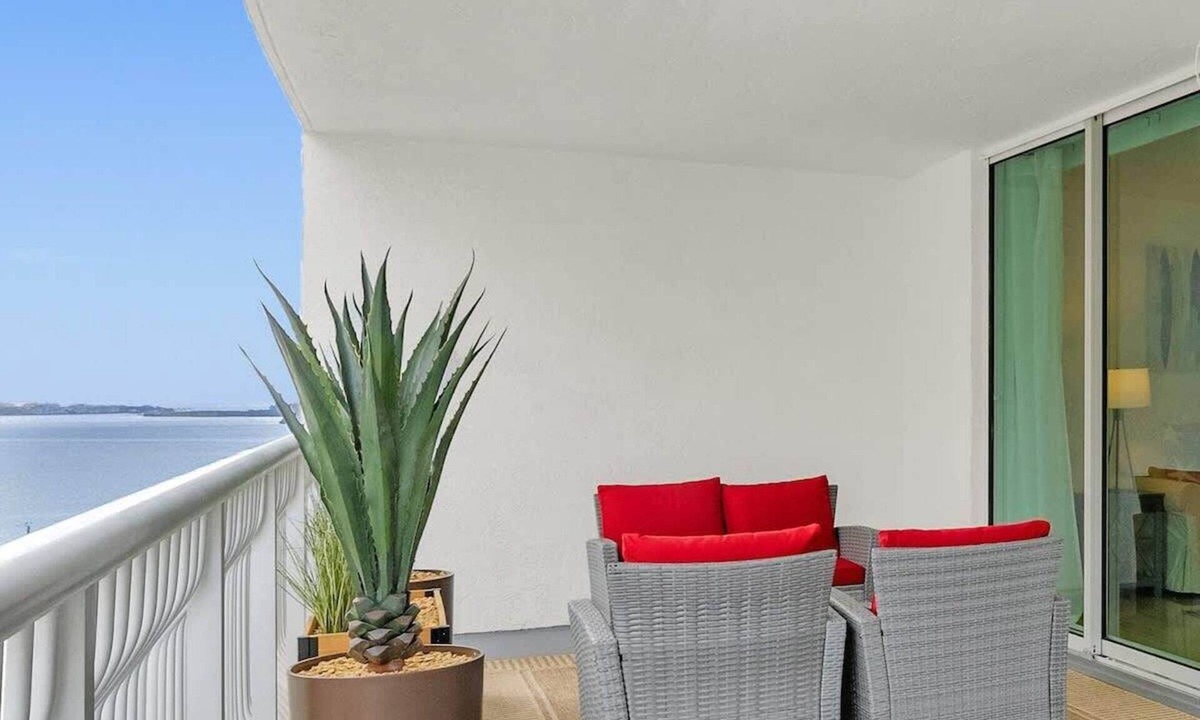 Brickell Condo | Elegant 1 bdr on Brickell Bay Pool & free Parking
