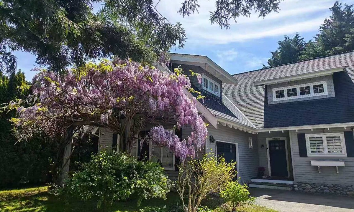 Crescent Beach House | Elegant Art-Inspired Home-Entire House