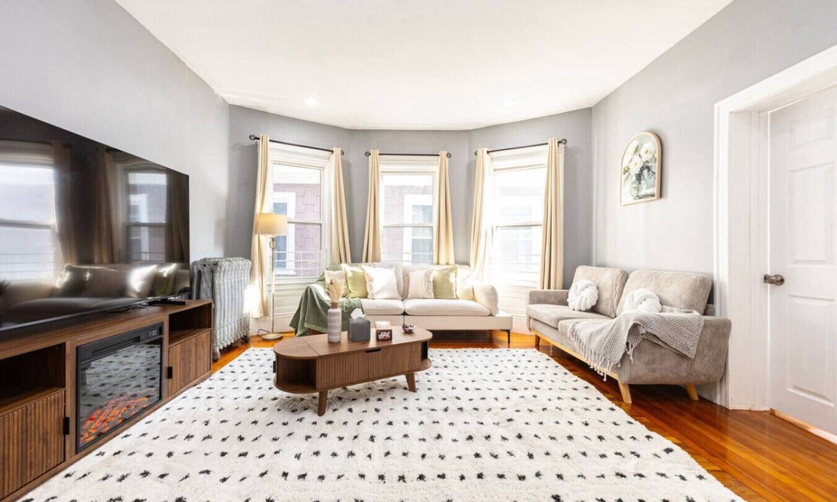 Washington Park Apartment | Elegant, Spacious 3BD/1BA in Boston