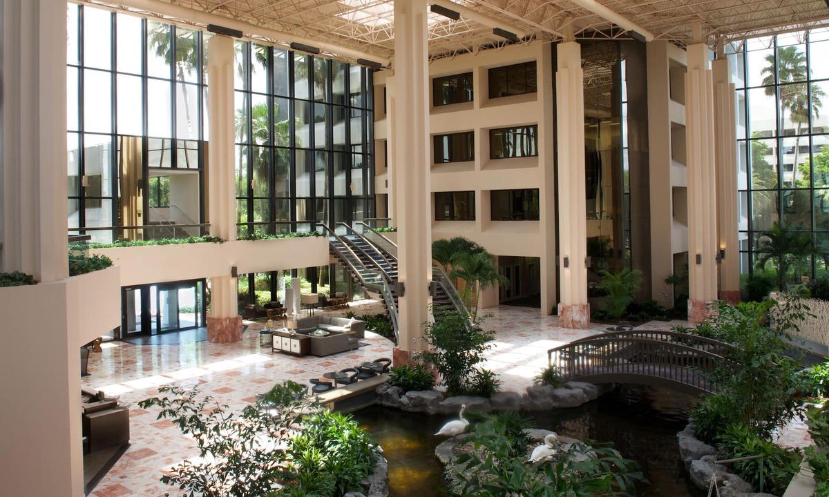 Palm Beach Gardens Hotel | Embassy Suites by Hilton Palm Beach Gardens PGA Boulevard