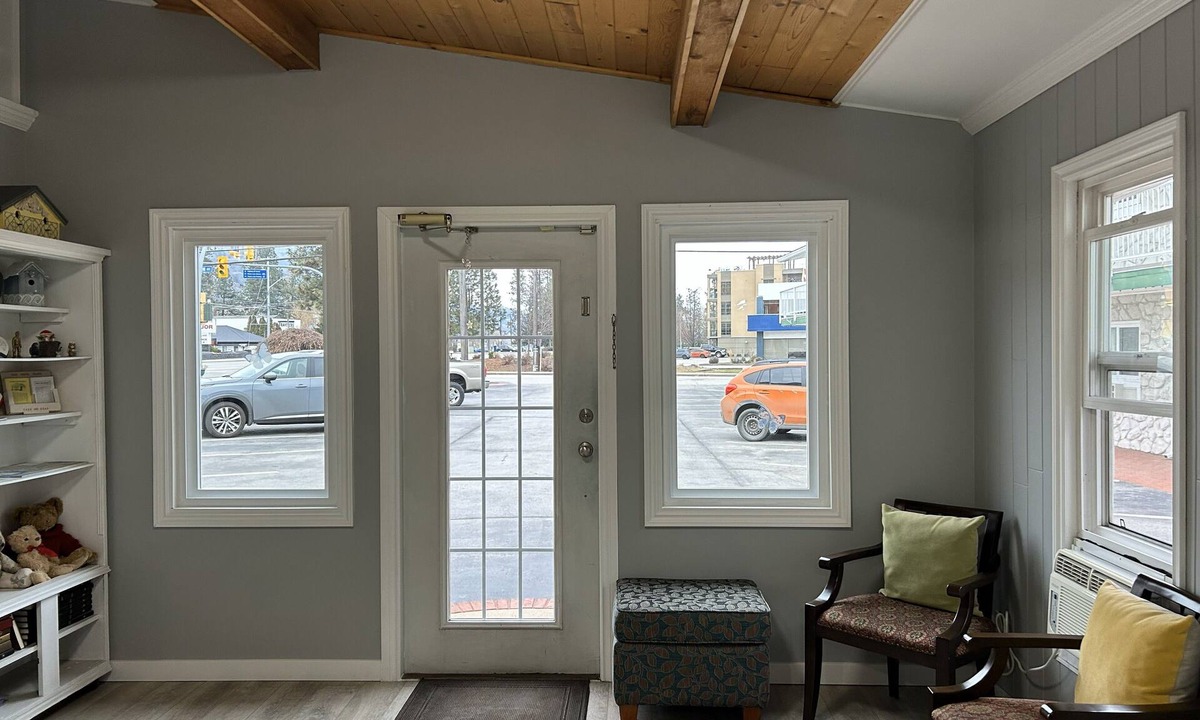 Okanagan-Similkameen Hotel | Empire Motel