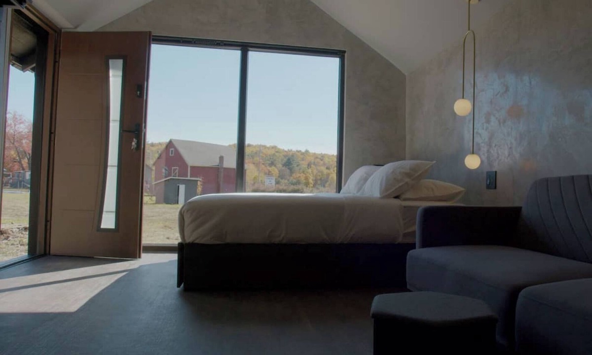 Brandon Cabin | Emrose Luxury Cabins 5