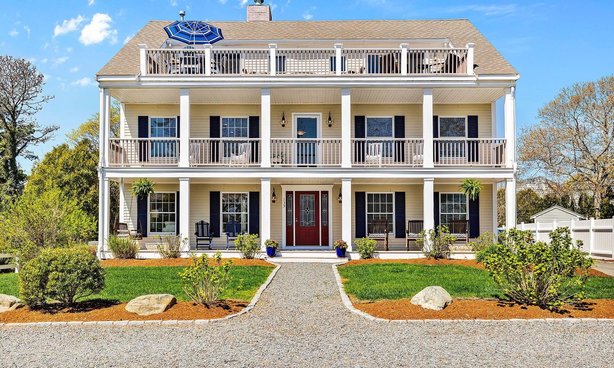 Popponesset House | Endless summer with gorgeous views in relaxing luxury; 3-Bedrooms, sleeps 6.