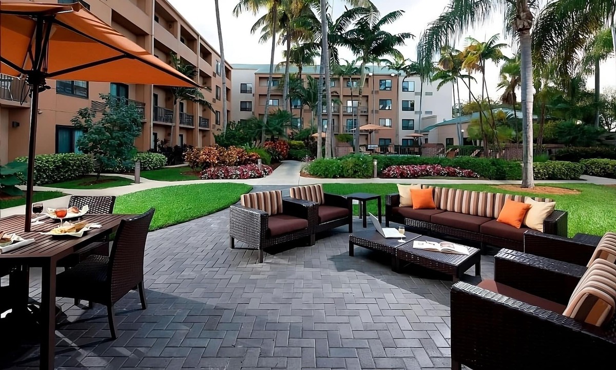 Miami Lakes Hotel | Ensuring a Very Comfortable & Memorable Stay! with Outdoor Pool, Pet-Friendly!