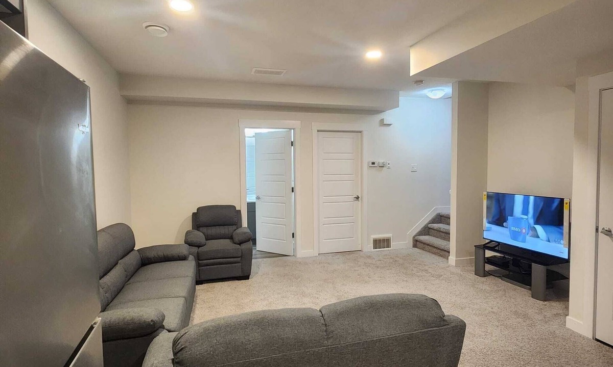Northeast Edmonton House | Entire home (1 Bedroom Suite) in Edmonton, Canada