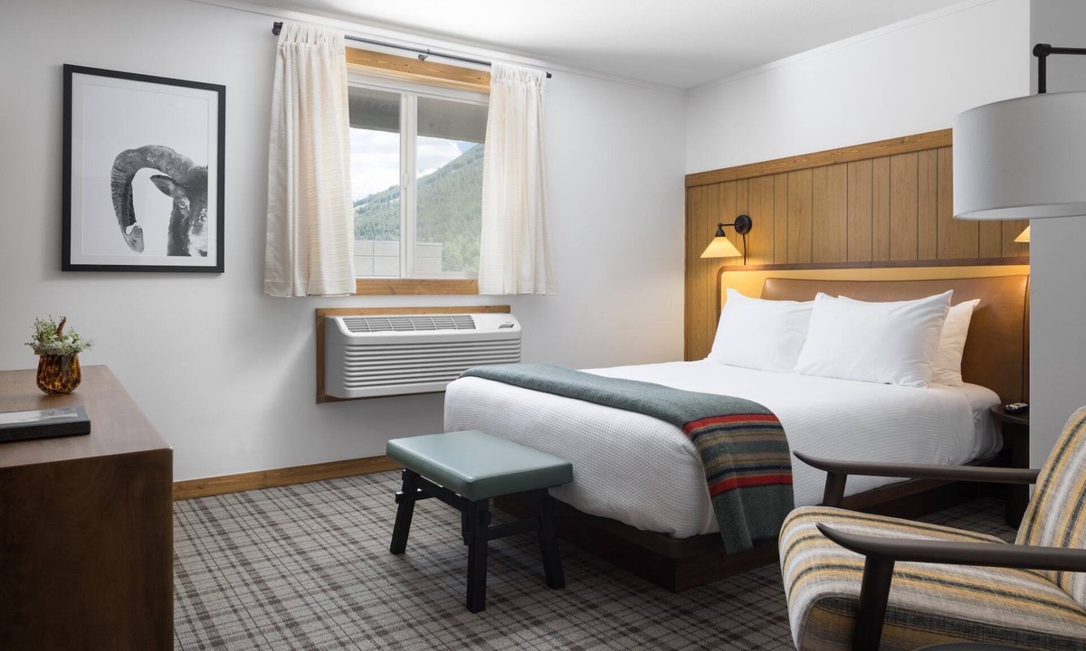 Jackson Hotel | Exciting Countryside Escapade! Near National Elk Refuge w/Parking & Pool!
