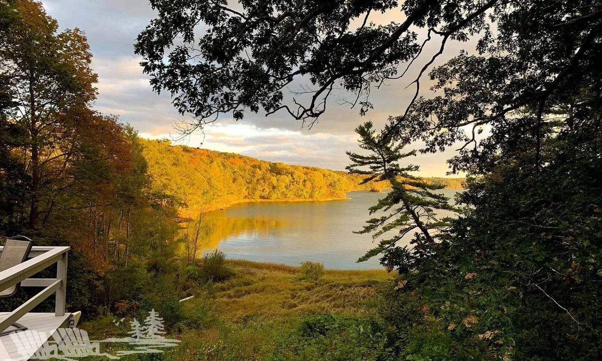 Damariscotta House | Experience stunning views at Bestview, a spacious 3-bedroom house in Damariscotta, ME.