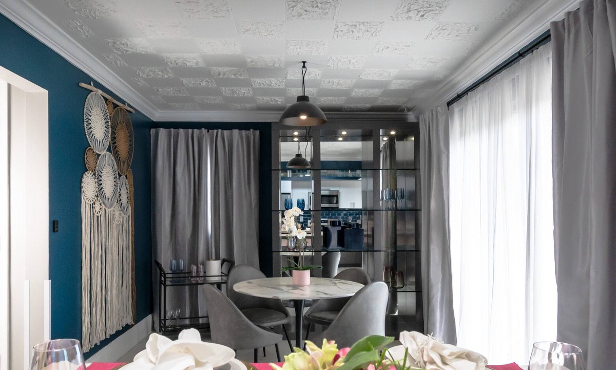 Miami Lakes House | "Experience the Ultimate Relaxation at our Stunning Vacation Rental in Hialeah!"