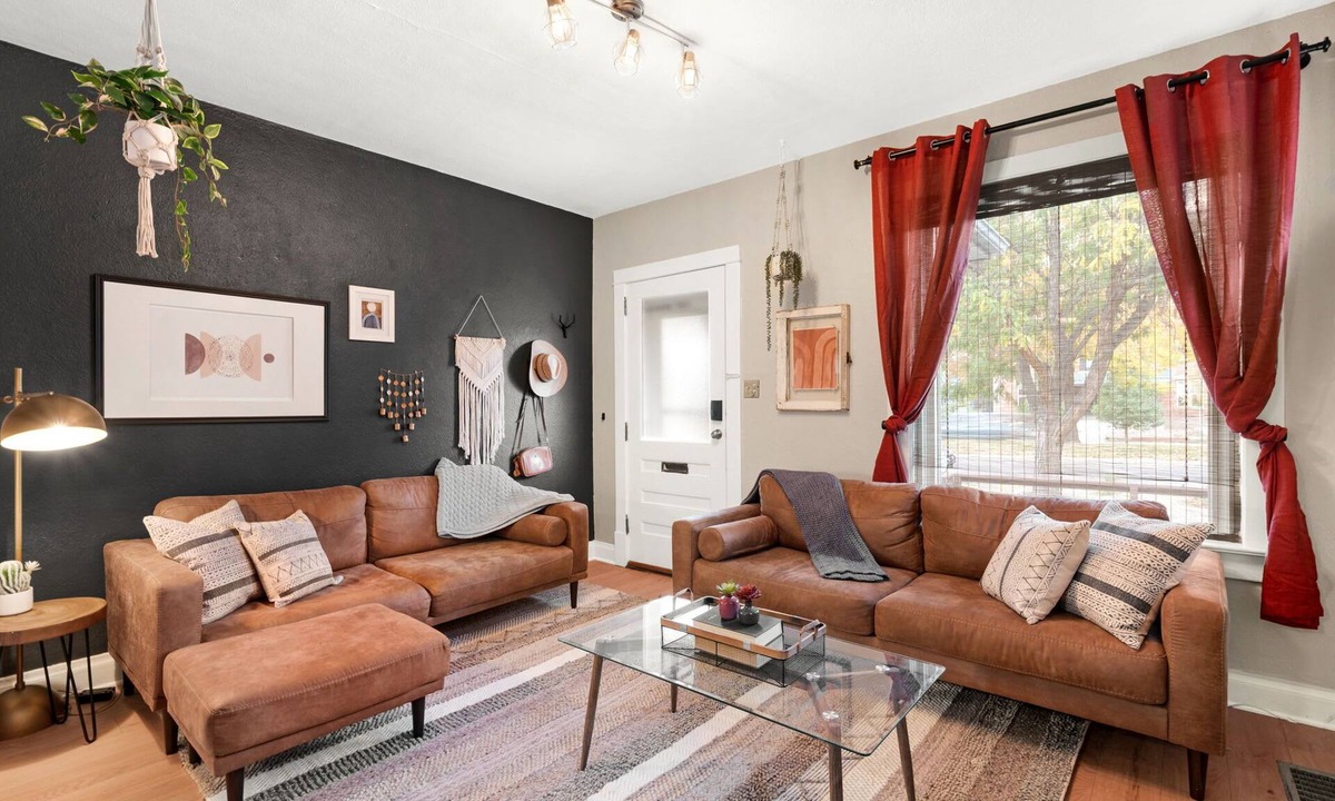 Speer House | Explore Denver From Our Spacious Retreat