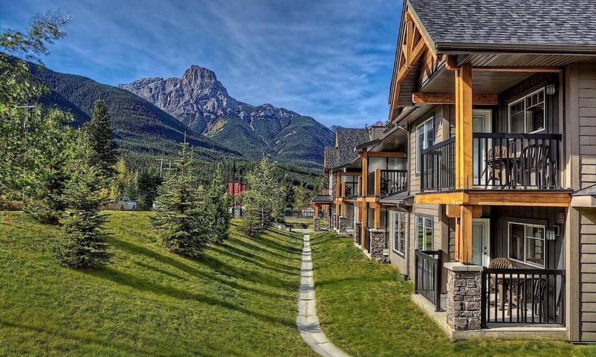 Copperstone Resort Condo | Explore the scenic Canadian Rockies from our luxurious 2BR/2 BA condo/hot tub