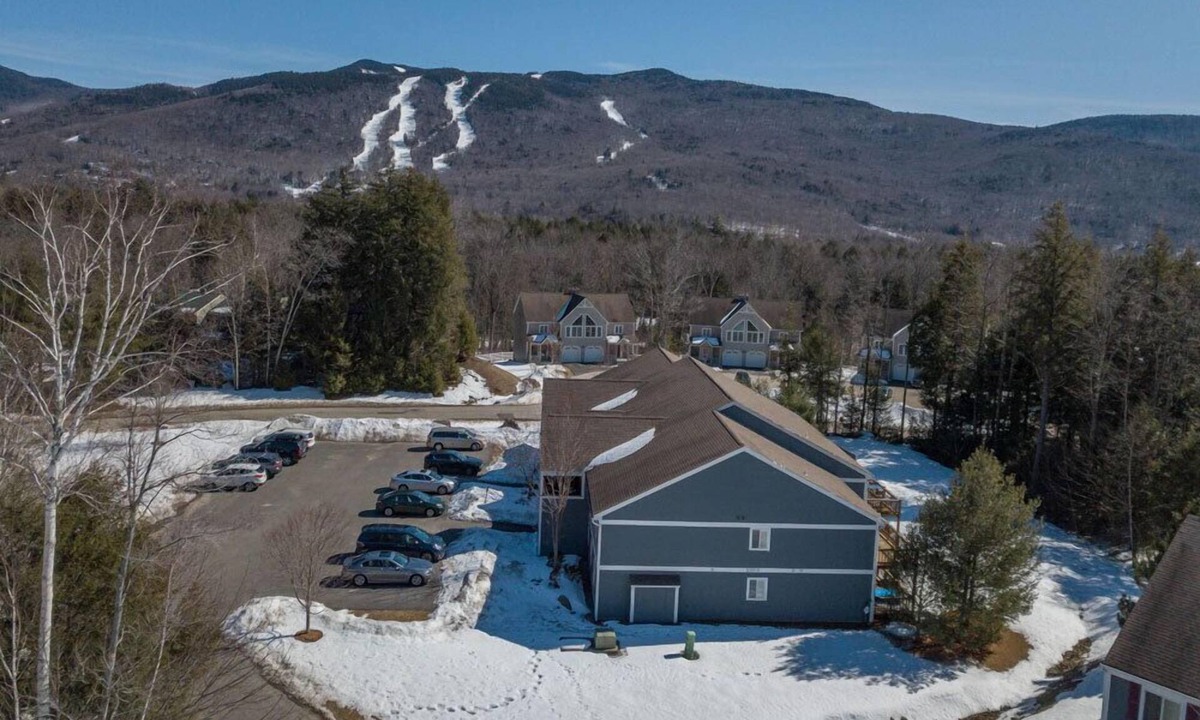 Lincoln Condo | F5001 - Professionally Managed by Loon Reservation Service