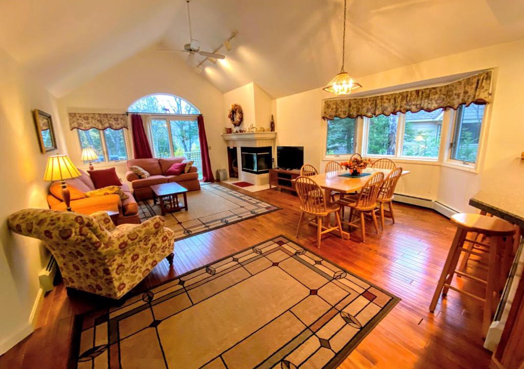 Carroll Villa | F9 Fairway Village home on the Mt Washington golf course - in the heart of Bretton Woods