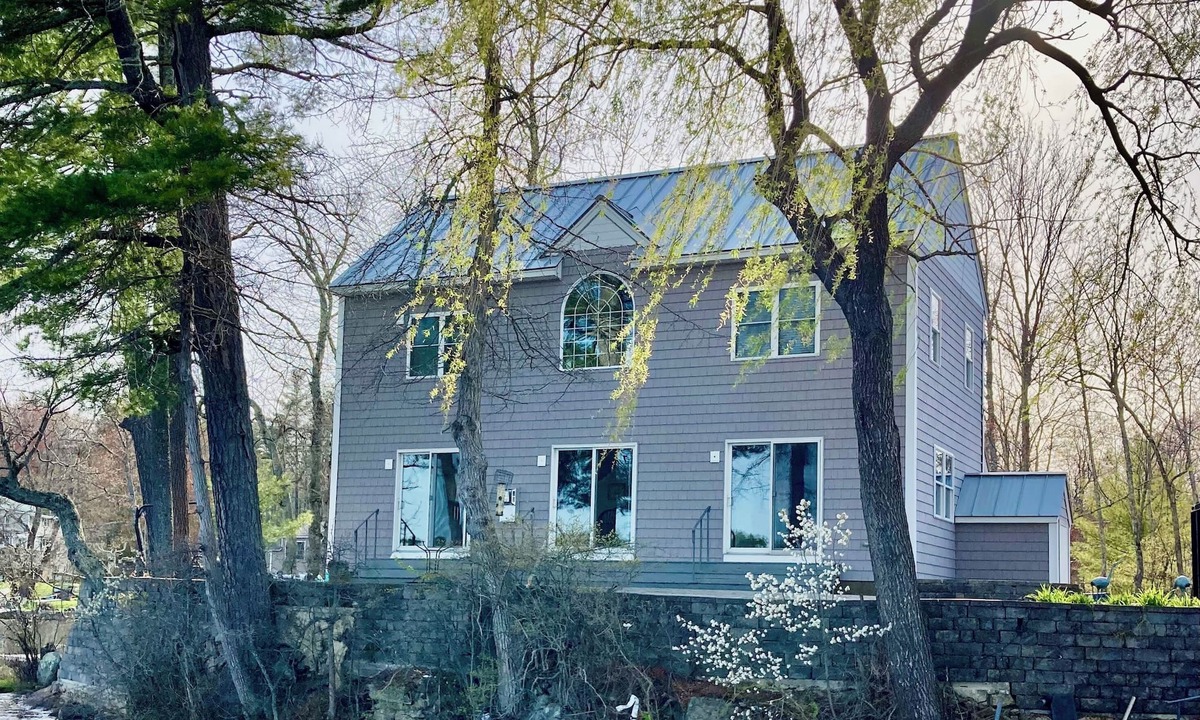 Amherst House | Fabulous Lake house with spectacular views