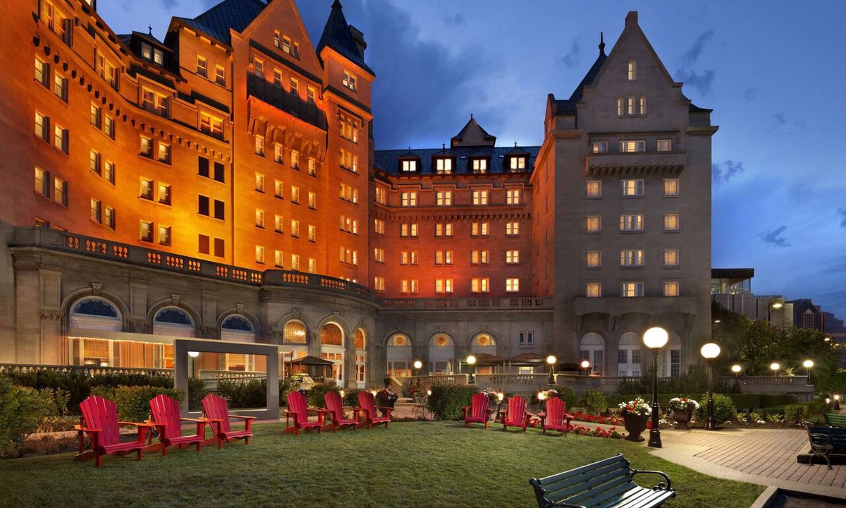 Downtown Edmonton Hotel | Fairmont Hotel Macdonald