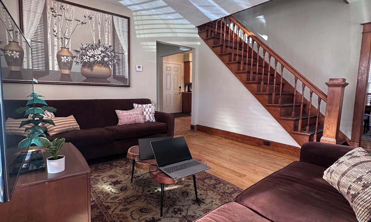 Lyndon Center House | Family-Friendly 3BR Home Burke Mountain & Kingdom Trails Quiet, Sunlit, Sleeps 6