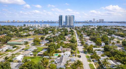 Lake Park Villa | Family-Friendly Beach Home in West Palm Beach, FL