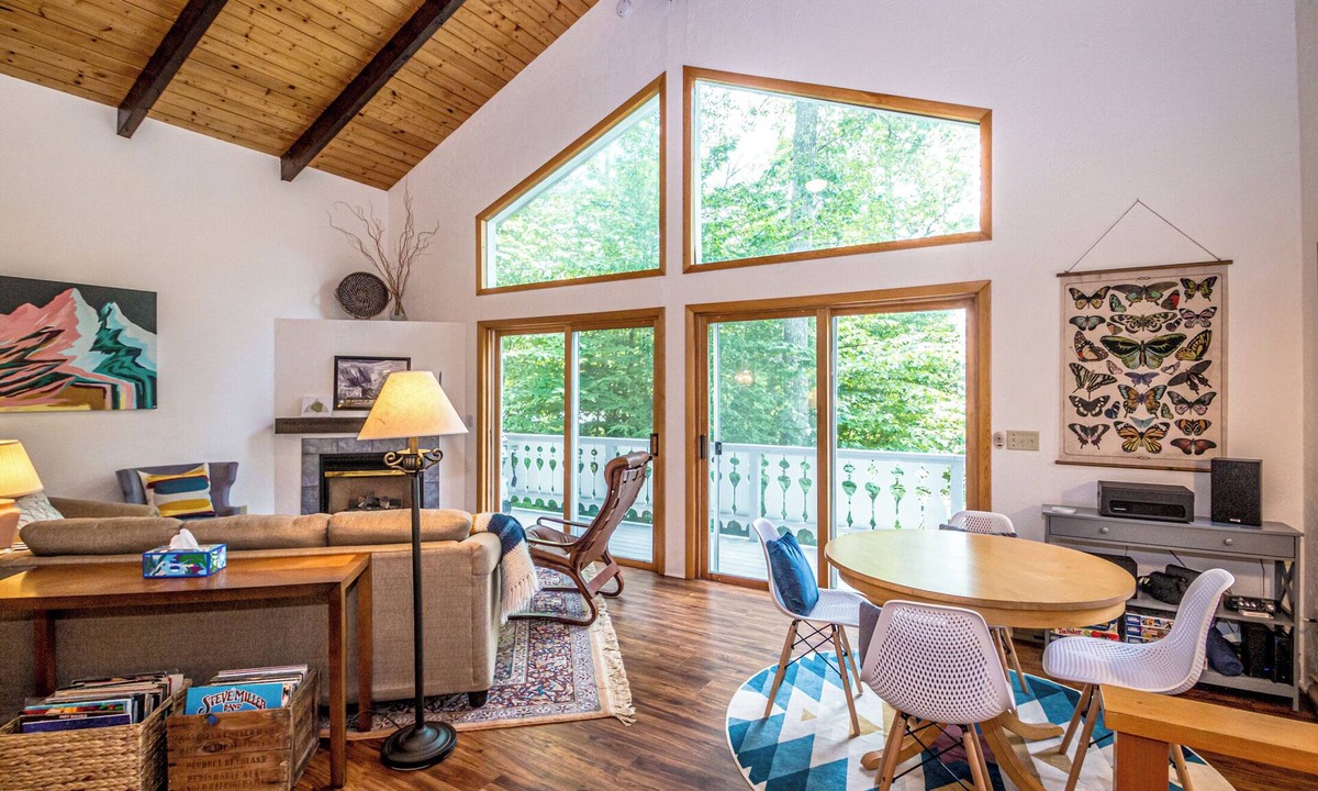 Jackson Ski Chalet | Family friendly mountain chalet near Storyland!