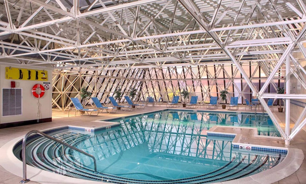 South Portland Hotel | Family Getaway Near Downtown Portland & Maine Mall w/Indoor Pool l 2 Units