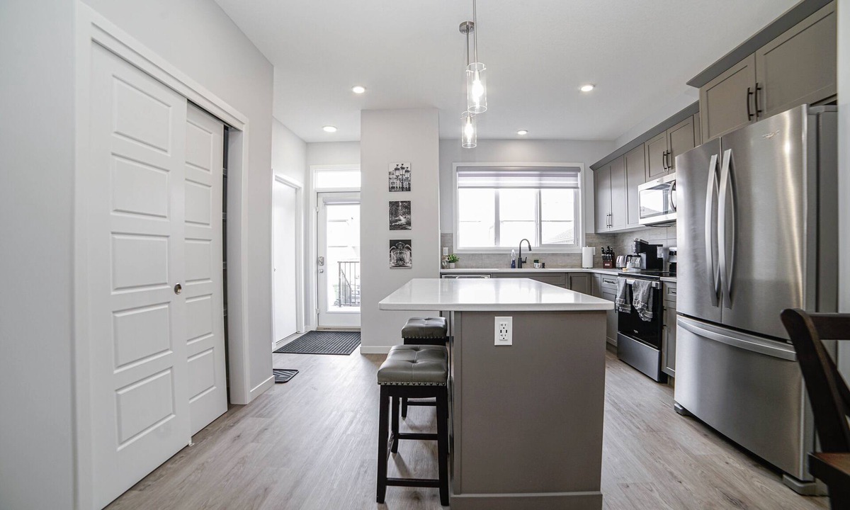 Southeast Calgary House | Family Home with Office and Private Yard