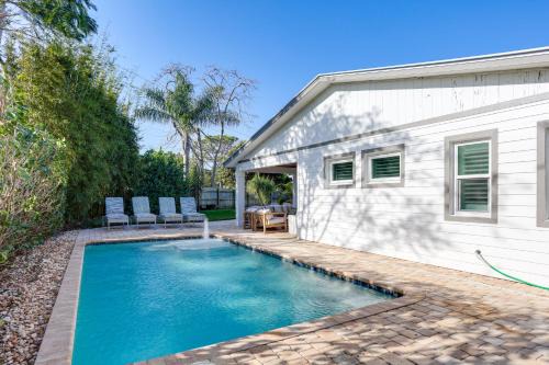 Stuart House | Fenced Yard, 4 Mi to Stuart Beach: Family Retreat!