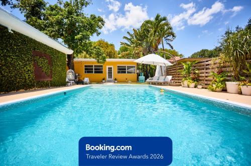 El Portal Villa | FIFA HQ: 8mi to Stadium | Sleeps 10 | Pool & Games