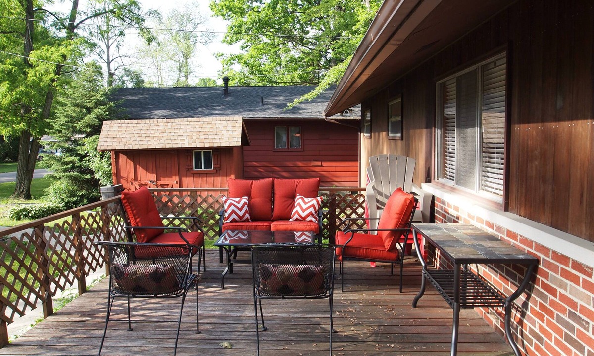 Gloria Glens Park House | Fish, Swim, Or Boat On Ohio's Largest Natural Lake. Super Affordable 3 Br
