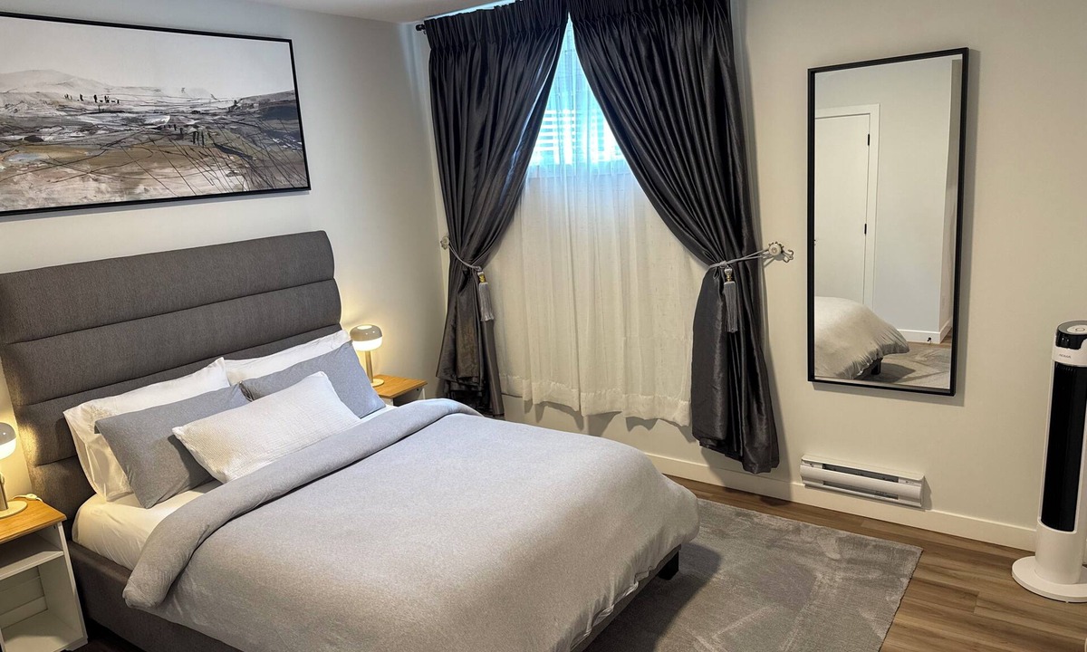 Southeast Calgary House | Five‑Star Inspired Private Suite- Downtown Access
